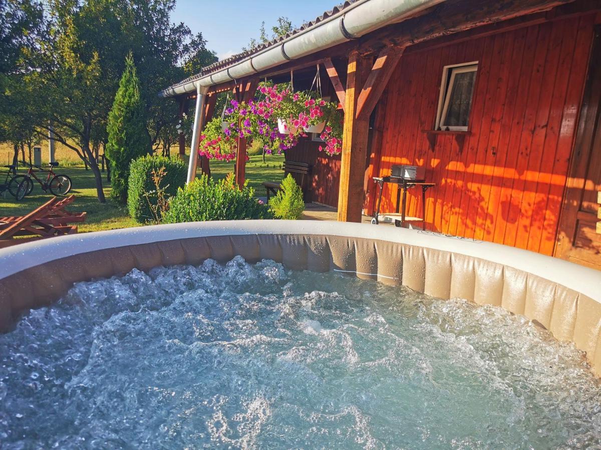 Home La Sierra With Jacuzzi Korenica Exterior photo