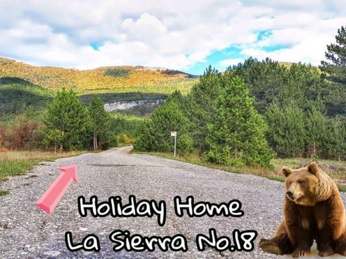 Home La Sierra With Jacuzzi Korenica Exterior photo